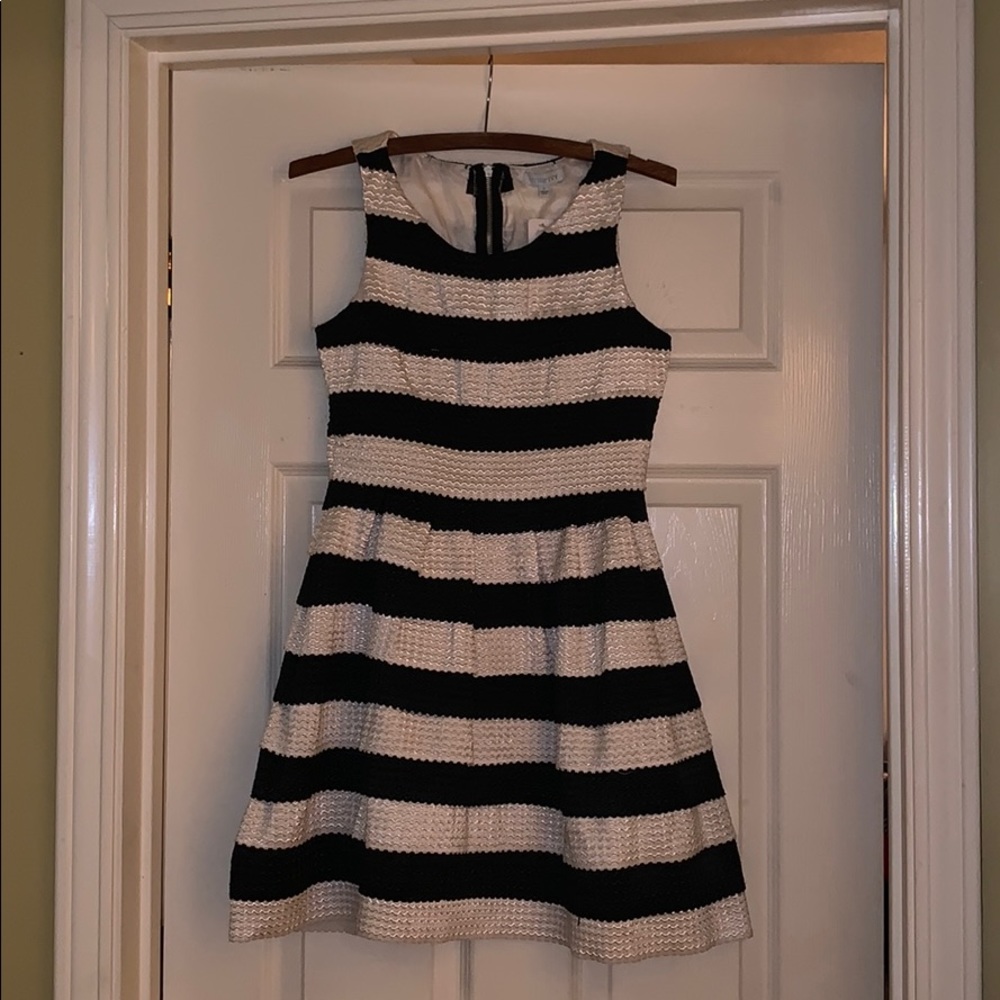 Black and white Jun & Ivy layered formal dress